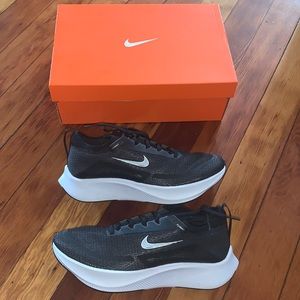 Nike Zoom Fly 4